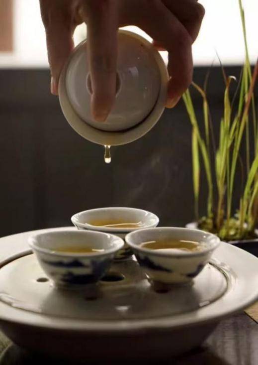 王维毅 | 拆解品字义，三杯见工夫