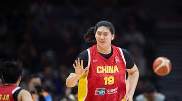 张子宇28分10篮板4封盖 中国女篮热身赛憾负澳大利亚