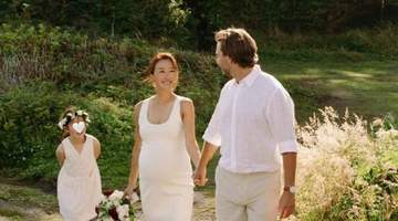 谢霆锋妹妹官宣结婚一周年，晒出婚礼照，七岁女儿成了花童