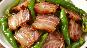家常美味中的味蕾盛宴:尖椒炒腊肉的家常做法与饮食文化