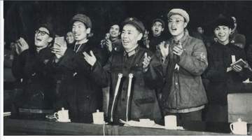 1968年朱德在小组会上怒斥谢富治 怒对造反派围攻彰显老革命家刚正气节