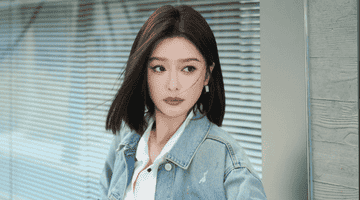 40+女性出游日常穿搭参考：秦岚这几套不露腰不露腿的松弛感造型，观众看了也觉得洋气好用
