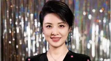 58岁周涛晒最新风格写真 知性温婉形象大反差引网友围观热议