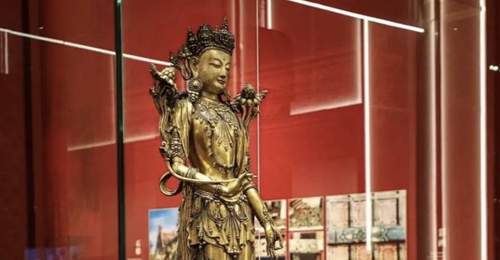 离谱!明代佛像自带TCL广告?真相揭开,比乌龙更让人揪心
