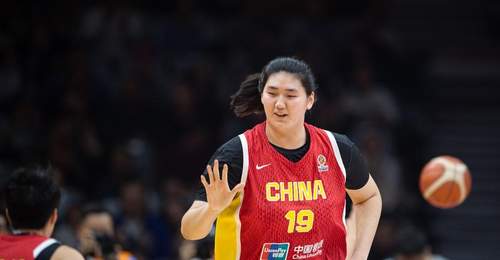 张子宇28分10篮板4封盖 中国女篮热身赛憾负澳大利亚