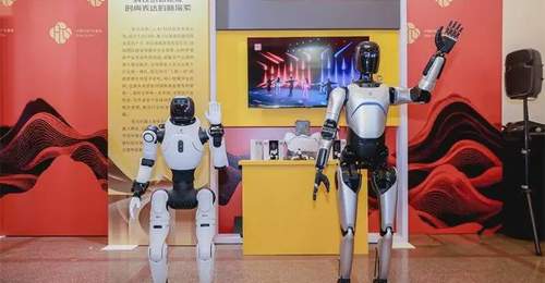 十大风尚镌刻城市美学坐标 2025-2026 年度“上海十大时尚事件荣誉推选”主题展惊艳亮相