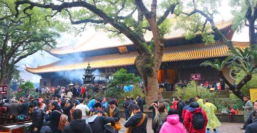 今日！为什么教堂不收费，寺庙和道观却收费？原因其实很简单