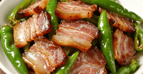 家常美味中的味蕾盛宴:尖椒炒腊肉的家常做法与饮食文化