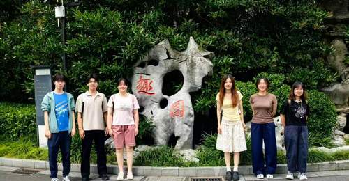 穿梭趣园园林品早茶 探访扬州非遗传承的实践体验