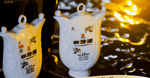 四特十五年上市遇佳时 邀观众共品江西瓷酒双重魅力