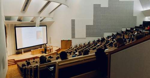 别只看 QS 排名择校!2026 家庭通用择校四维判断法,家长学生一看就会