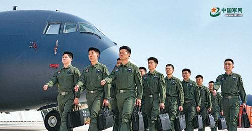 空军航空兵某团官兵与“鲲鹏”同行的成长足迹