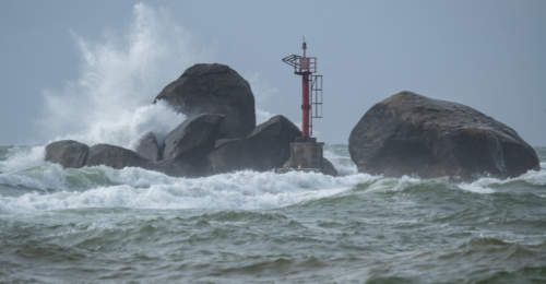 台风“美莎克”来袭,风浪雨“三碰头”有哪些危险?