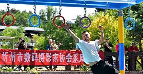 陀罗山景区“水上乐园竞技”摄影赛落幕 影像定格夏日活力
