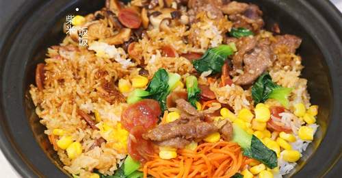 省事午餐,饭菜一锅出,肉嫩饭香,太好吃了