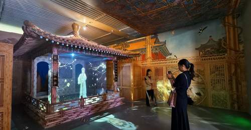 到国家图书馆,看一场故宫乾隆花园沉浸式光影展