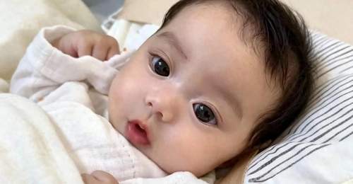“最美婴儿”出生意外爆火!皮肤白、大眼睛、高鼻梁,让人羡慕