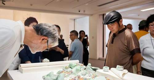 七旬艺术家张修竹作品展探寻破碎与重生的美学张力