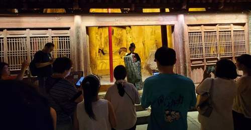 响堂山石窟以沉浸式夜游激活历史 成京津冀暑期热门旅游目的地