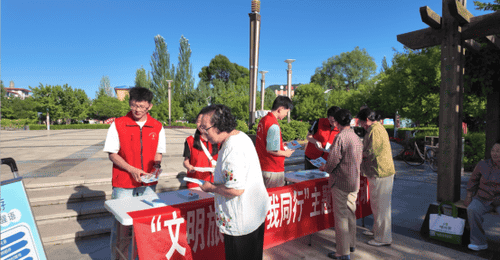 静乐县:返乡大学生化身“文明使者” 筑牢公园旅游文明防线