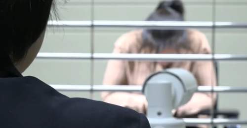 三十五年前拐走雇主家10月龄男婴的保姆王某,如今终因拐骗儿童罪获刑,曾以“路边捡来”掩盖真相,这场跨越两代的认亲与追责牵动着无数人的心