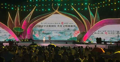2026年黔西南州移风易俗文艺巡演走进各族群众家门口 自编节目搭起板凳舞台让新风浸润人心