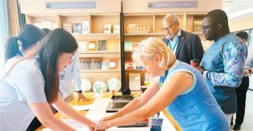 16国驻华外交官走访西安 实地体验古今交融活力 挖掘中外合作新机遇