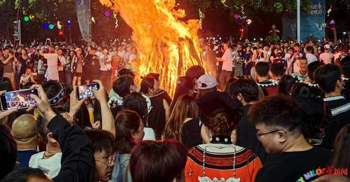 15个主题火堆燃起点燃欢乐 2026凉山会理火把节邀你围圈踏歌共狂欢