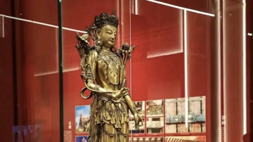离谱!明代佛像自带TCL广告?真相揭开,比乌龙更让人揪心