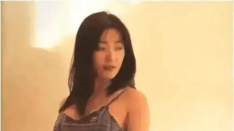 一辈子演了两部三级片,至今仍是“亚洲第一美胸”,其中一部是《金瓶梅》