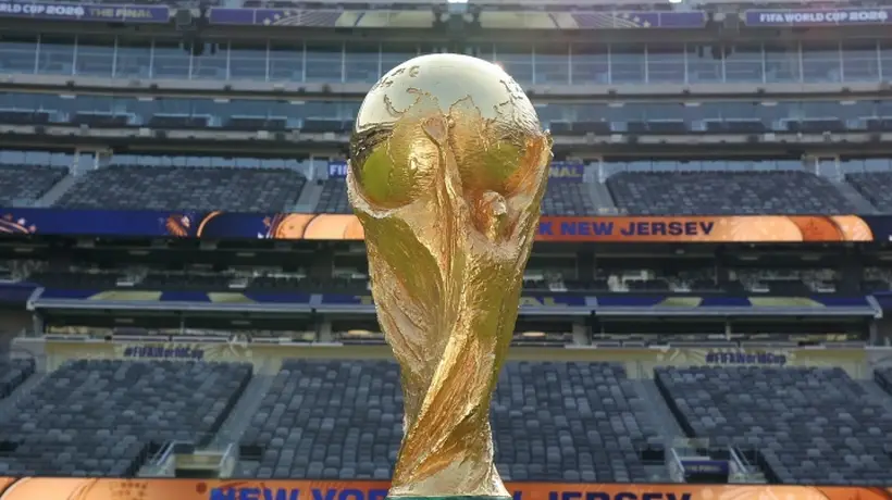 FIFA官方晒照：大力神杯送达 纽约大都会静待好戏开场