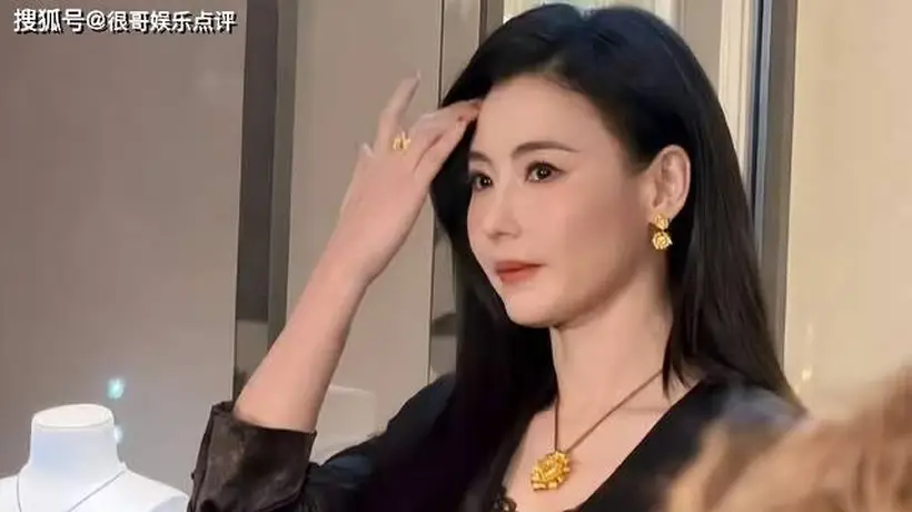 46岁张柏芝北京线下活动生图引热议 高颅顶骨相吸睛 参与讨论的你更关注自然保养还是医美加持?