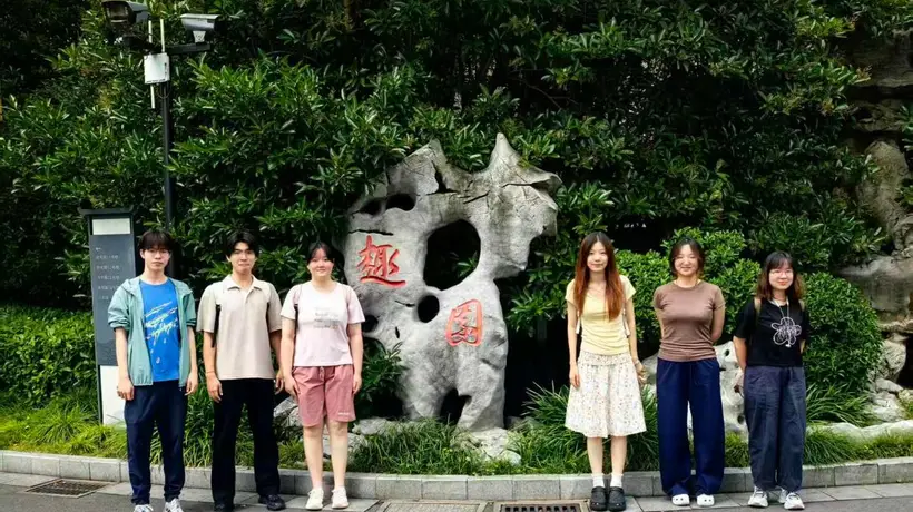 穿梭趣园园林品早茶 探访扬州非遗传承的实践体验