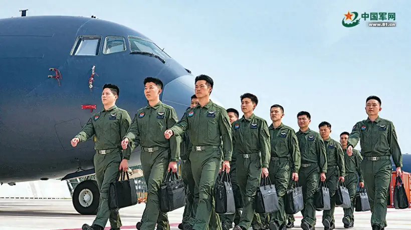 空军航空兵某团官兵与“鲲鹏”同行的成长足迹