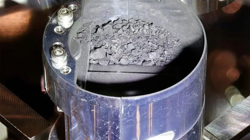科学家在小行星上发现全部5种核酸碱基