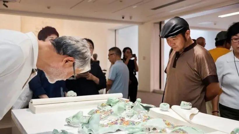 七旬艺术家张修竹作品展探寻破碎与重生的美学张力