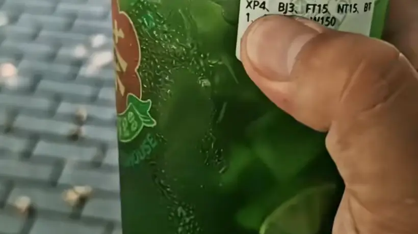 茶饮店爆款饮品名为“蜂油精”,顾客称口感清爽,品牌方:系蜂蜜柠檬水