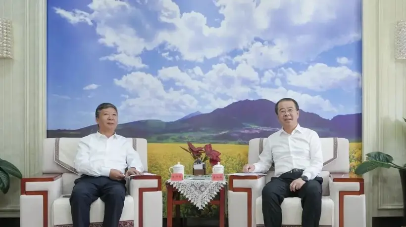 李兴华会见省公航旅集团董事长袁得豪一行