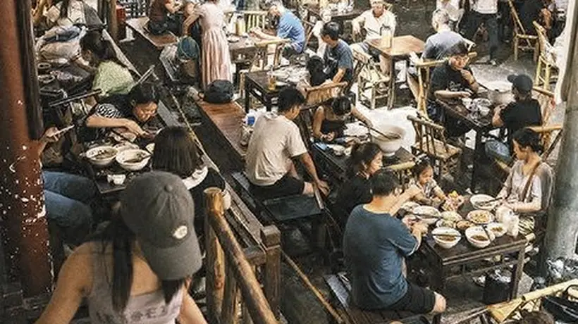 夜长沙新玩法:当茶馆夜读遇上街头合唱,星城夜娱有多迷人