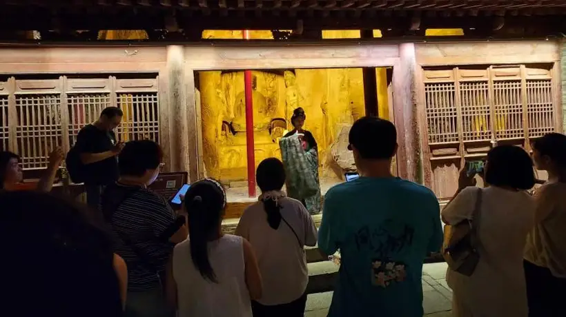 响堂山石窟以沉浸式夜游激活历史 成京津冀暑期热门旅游目的地