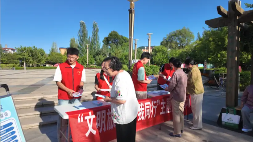 静乐县:返乡大学生化身“文明使者” 筑牢公园旅游文明防线
