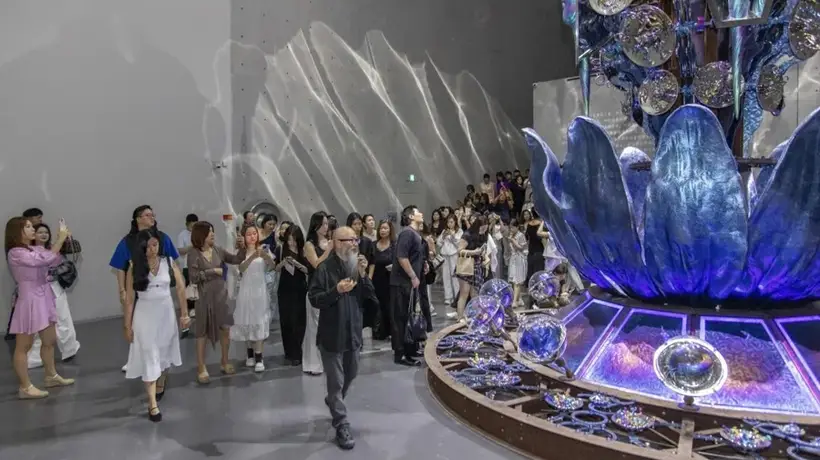 盛夏逛沪港文化艺术展 钛金属雕塑邀你共赴沉浸式体验