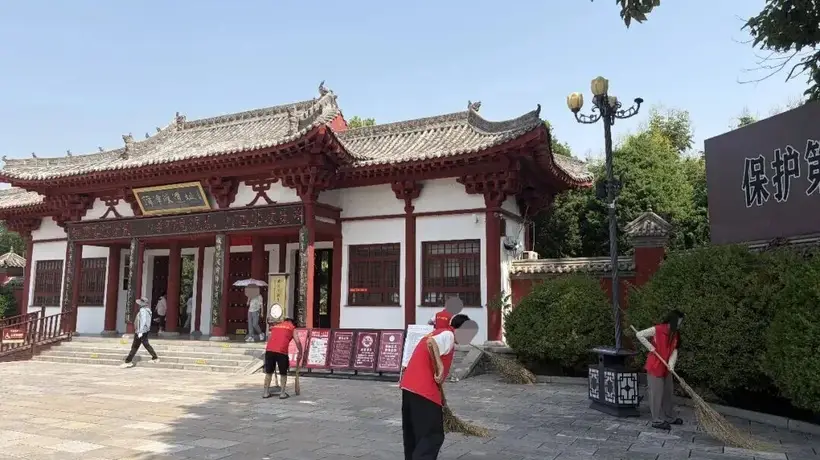 暑期蒲津渡景区热热闹闹 矫正对象组成志愿队清扫疏导暖人心