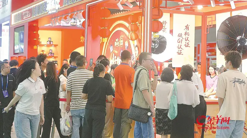 上半年超900场多元活动启幕 3万家企业参与“广货行天下”撬动6500亿元消费