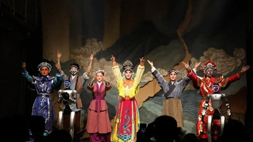 阿维尼翁OFF戏剧节上 多国观众与中国作品开启多元艺术互动