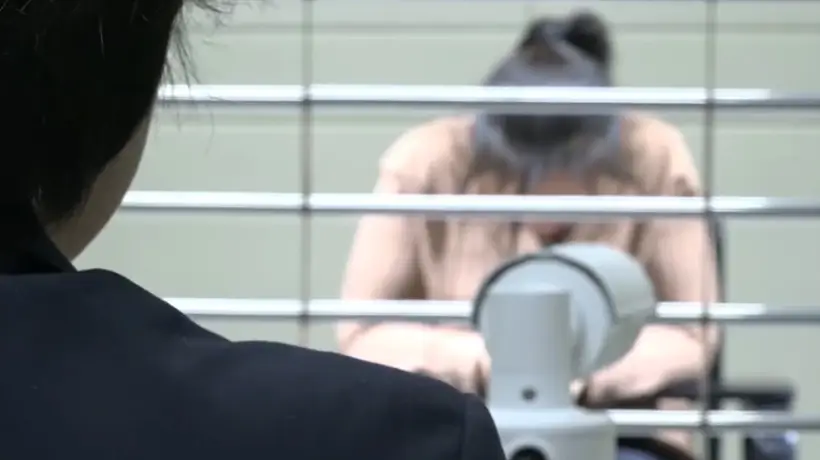三十五年前拐走雇主家10月龄男婴的保姆王某,如今终因拐骗儿童罪获刑,曾以“路边捡来”掩盖真相,这场跨越两代的认亲与追责牵动着无数人的心