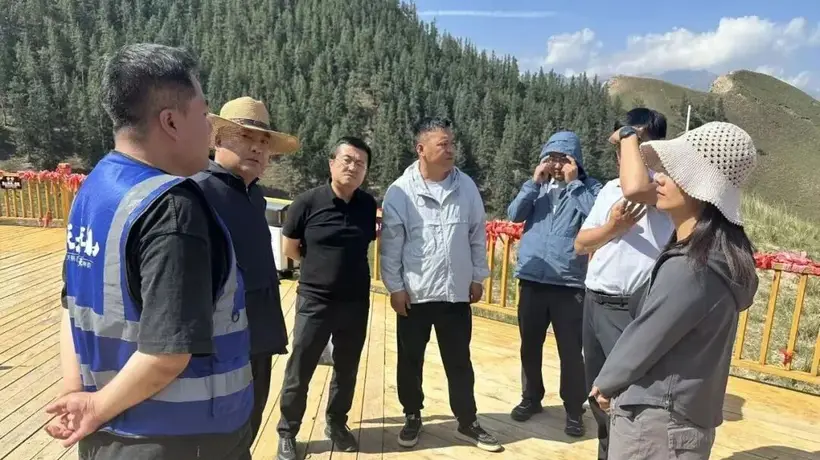 四期叠加客流扎堆 海北州联合多部门关停转巡护游客安全