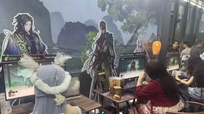 CJ现场多元体验上新 腾讯自研AI Agent游戏《猫仙札》玩家互动感拉满