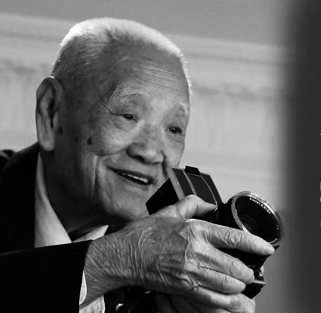 “中国摄影界的常青松”走了，105岁简庆福在港辞世