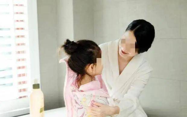 “妈妈，你下面怎么有胡子”？妈妈给出的答案，值得我们学习